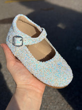 Load image into Gallery viewer, Winter Flurries glitter pearl MJ-RTS