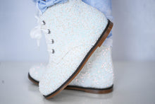 Load image into Gallery viewer, Winter Flurries glitter pearl Binx-RTS