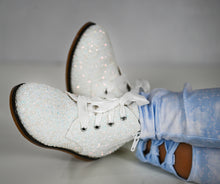 Load image into Gallery viewer, Winter Flurries glitter pearl Binx-RTS