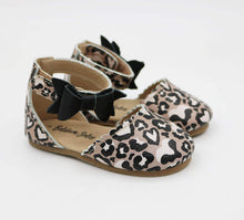 Load image into Gallery viewer, Wild Love Side Bows-RTS