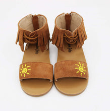 Load image into Gallery viewer, Sol Fringe Sandals-RTS
